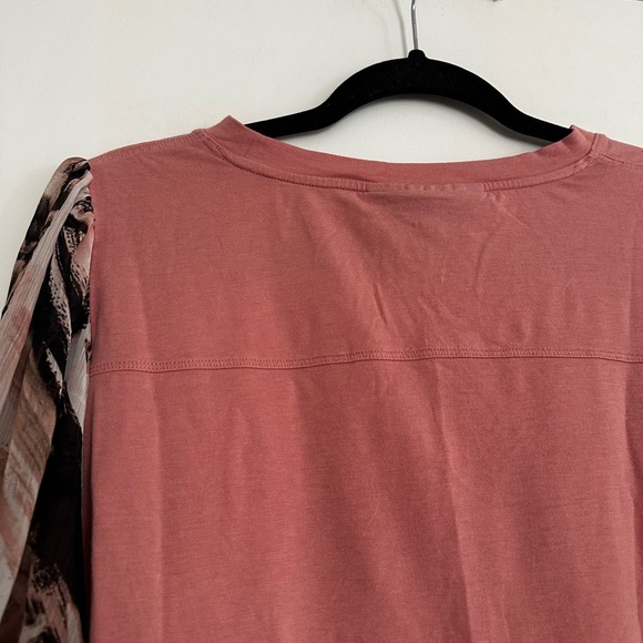 Women’s Large DKNY Rose Blouse Abstract Pattern Chiffon Balloon Short Sleeves. - Picture 9 of 10